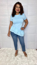 Cargar imagen en el visor de la galería, Ruffled Botton Top